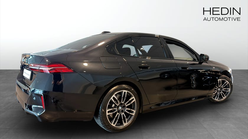 Bild 2 av BMW 520d xDrive Sedan M-Sport Digital Key Rattvärme Dragkrok
