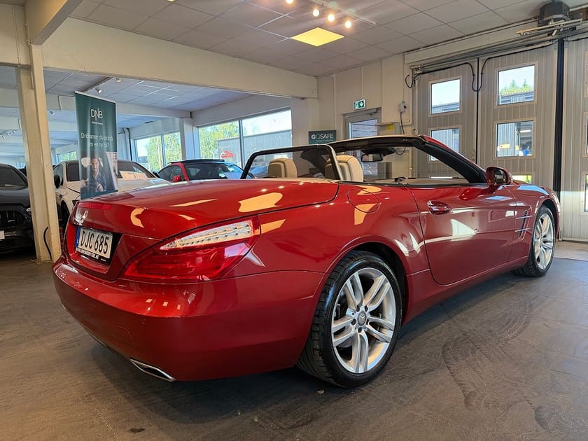 Bild 4 av Mercedes-Benz SL 350 Sv-Såld Sky Roof Massage Night Vision Luft UNIK