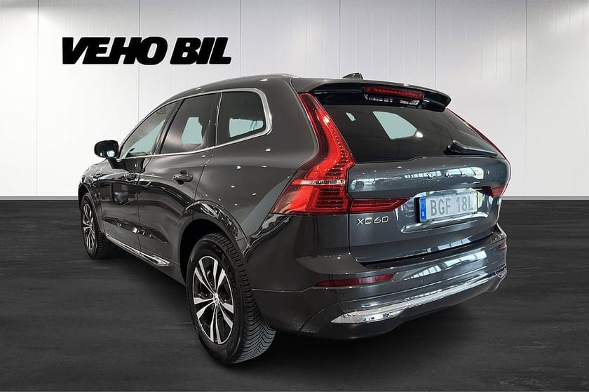 Bild 4 av Volvo XC60 Recharge T6 AWD Core Edition // Panorama
