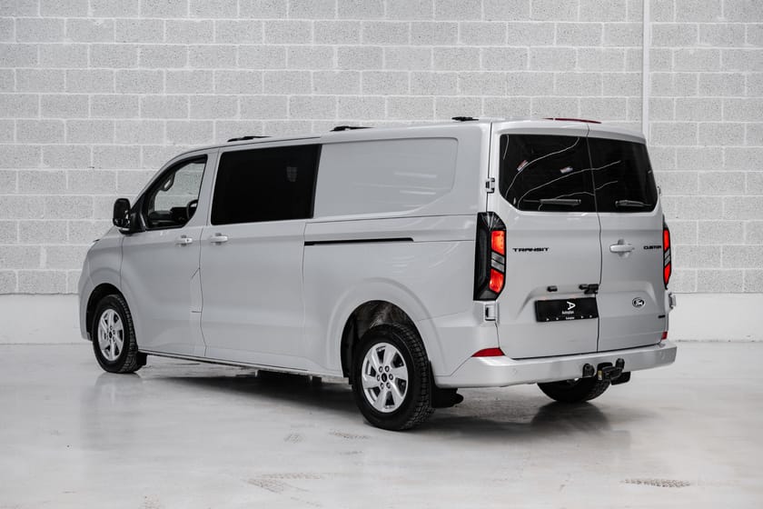 Bilde 5 av Ford Transit Custom 320 2,0 TDCi 170hk L2 Limited AWD Krok Kamera Webasto