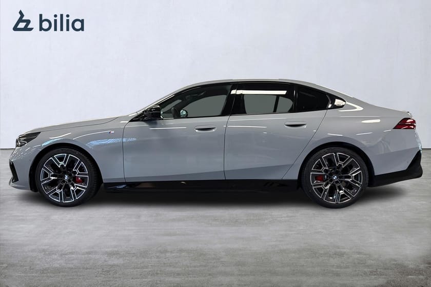 Bild 3 av BMW i5 M60 xDrive Sedan | Drag | B&W | Stolar m minne | 360