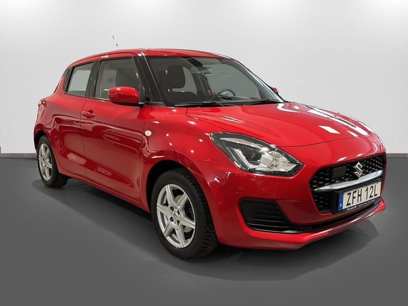 Bild 3 av Suzuki Swift Hybrid 83hk Vinterhjul Farthållare 2483 mil