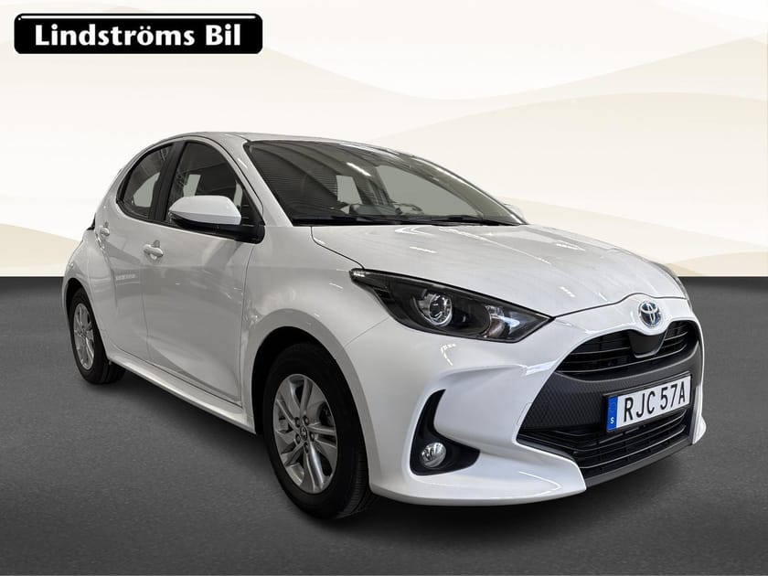 Bild 3 av Toyota Yaris Hybrid CVT, Sommar & Vinterhjul