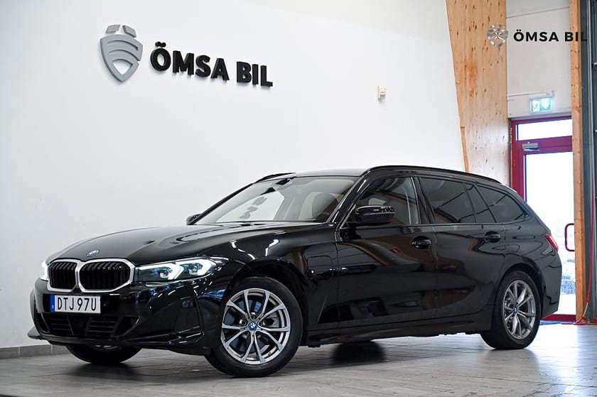 Bild 1 av BMW 330e xDrive Touring Navi B-Kamera CarPlay Drag 292hk