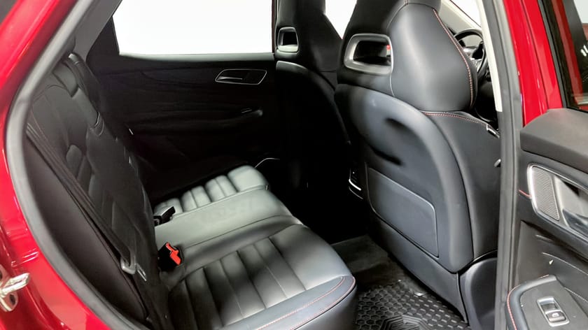 Bild 5 av MG EHS PHEV Luxury phantom red