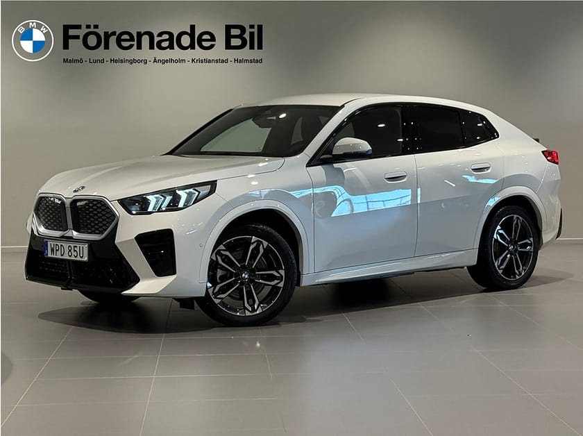 Bild 1 av BMW iX2 xDrive30 M Sport Drag Adpt Farth Rattv 19" Backkamera