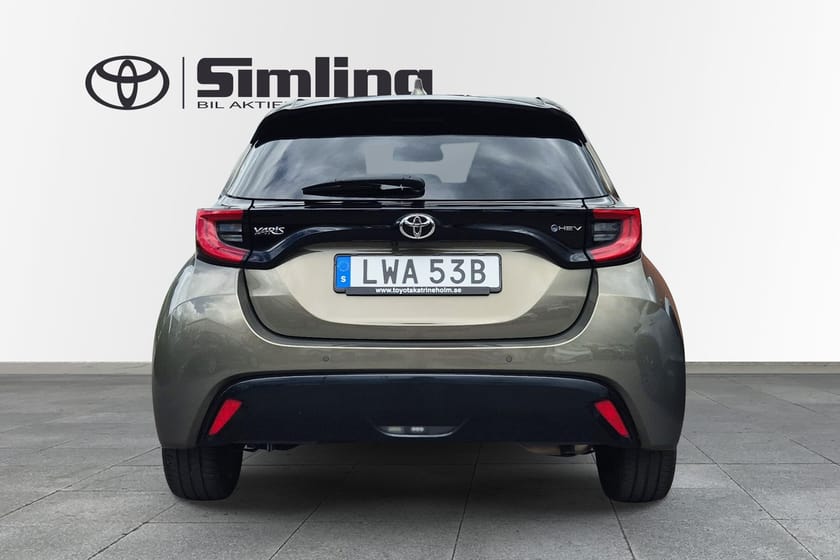 Bild 5 av Toyota Yaris Hybrid 1,5 STYLE 130 CVT / Vinterhjul