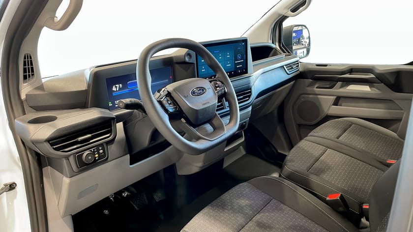 Bild 5 av Ford E-Transit Custom 320 TREND SKÅP L1H1 136 A RWD | Dragkrok |