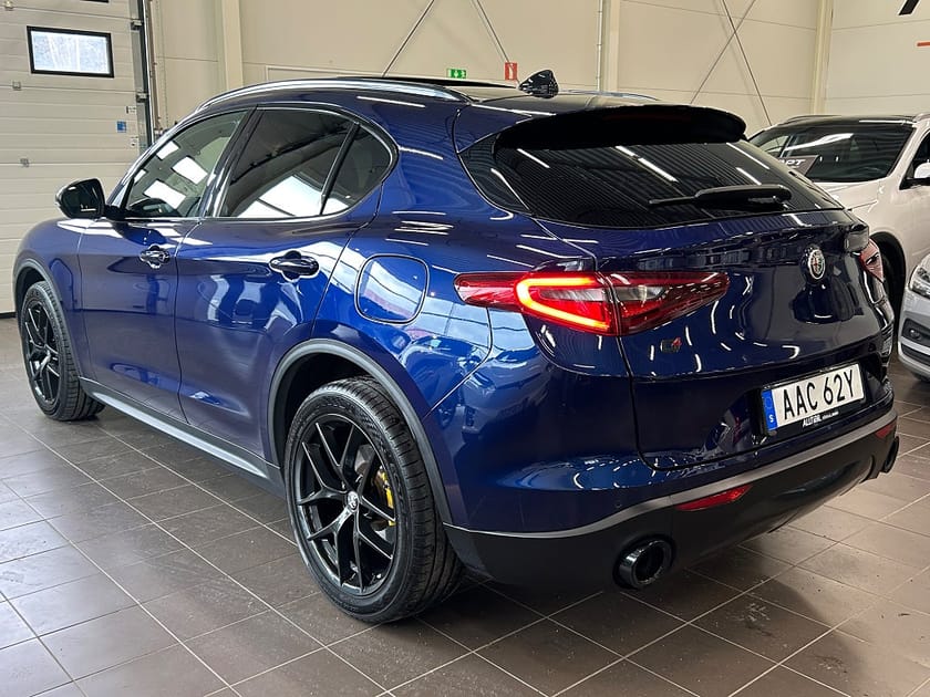 Bild 4 av Alfa Romeo Stelvio 2.0 Turbo 16V Q4 Veloce H/K Panorama/Läder SE SPEC