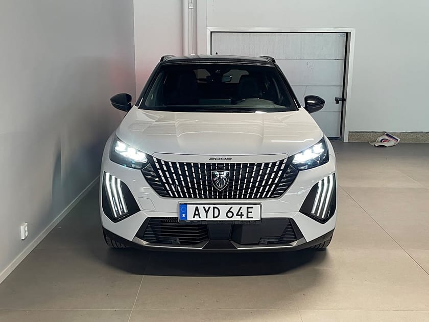 Bild 2 av Peugeot 2008 GT 130HK Bensin Automat Backkamera Adaptiv fart