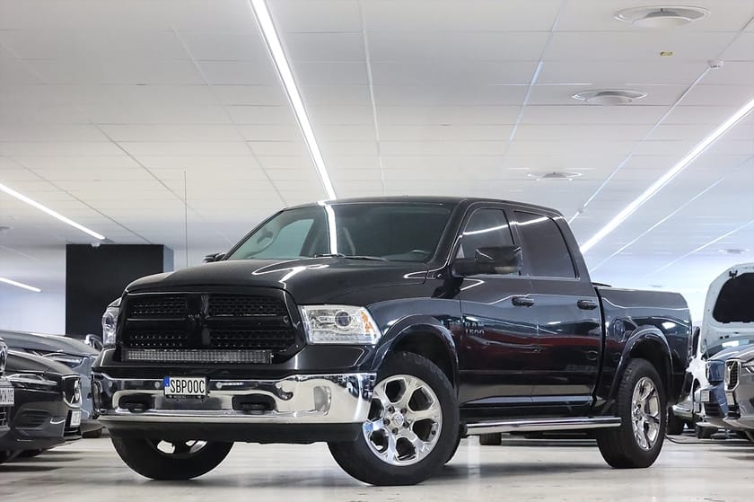 Bild 3 av RAM 1500 Crew Cab 5.7 V8 4x4 395hk Laramie Alpine Läder Drag