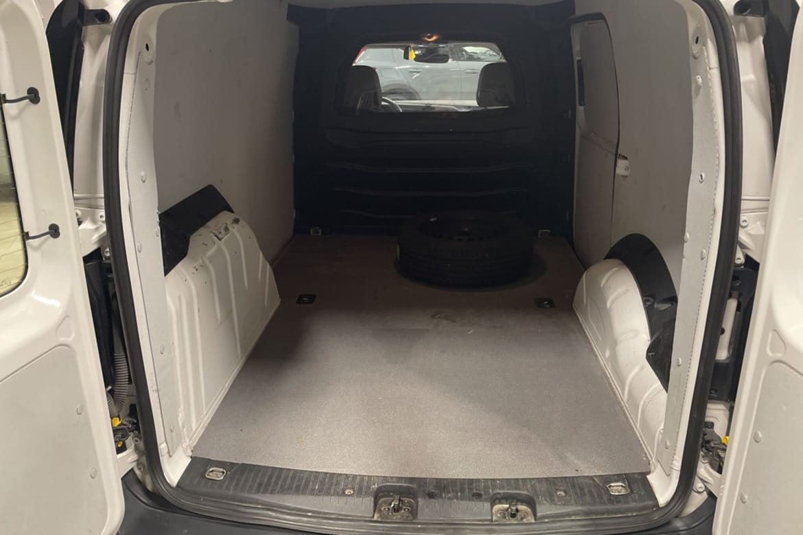 Volkswagen Caddy 2023 - miniatyr 10