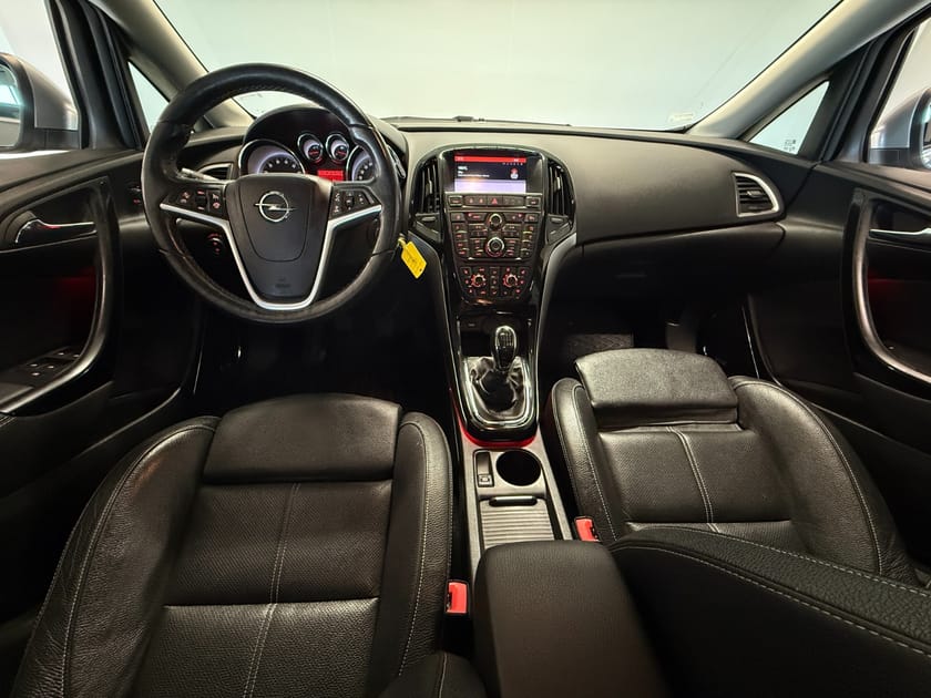Bilde 5 av Opel Astra 1,4 120hhk Premium Cruise/Skinn/Krok/Navi/Kam/Infinity
