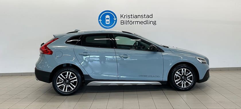 Bild 4 av Volvo V40 Cross Country T3 Momentum, Amazon Blue, LED Strålkastare