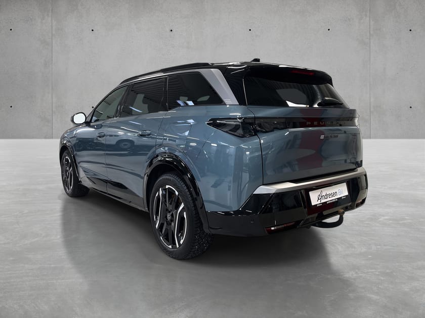 Bilde 3 av Peugeot E-5008 GT   Nappaskinn/Massasje/Adaptiv cruise/Krok/MATRIX