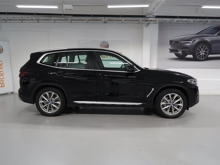Bild 5 av BMW X3 xDrive30e V-Däck ingår Skinn-Navi-Kamera-CarPlay-Gestur