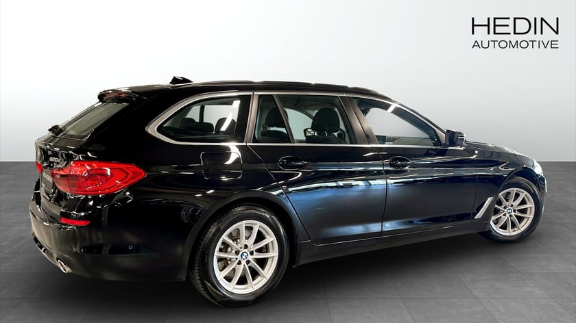 Bild 2 av BMW 520d Touring 190 hk Dragkrok Backkamera Rattvärme
