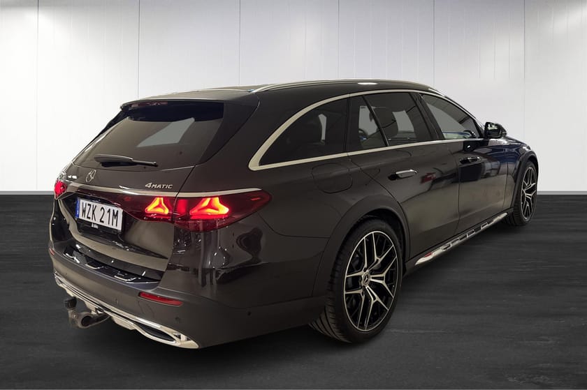 Bild 5 av Mercedes-Benz E 300 de 4MATIC All-Terrain Pano/Burmester/Drag/MOMS