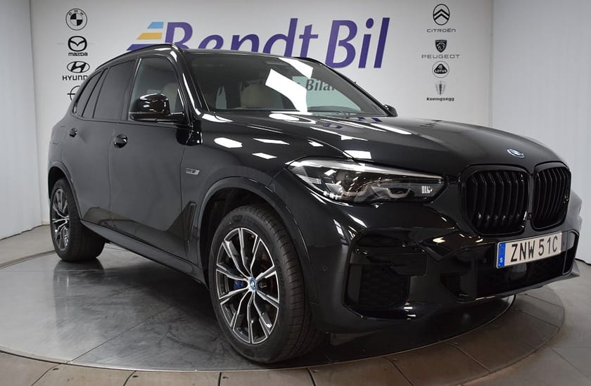 Bild 1 av BMW X5 xDrive45e iPerformance M Sport | Innovation | Panorama | 360 kamera
