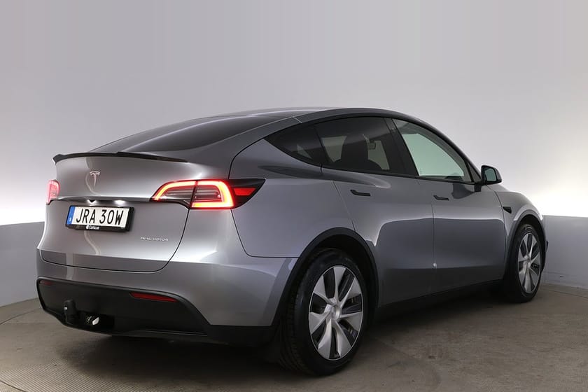 Bild 5 av Tesla Model Y Long Range AWD EAP Uppg.AP Pano Drag
