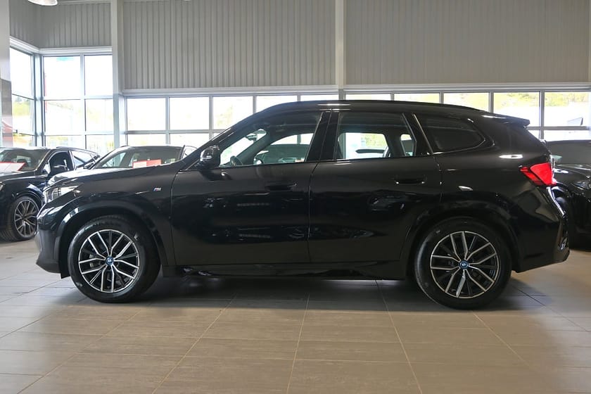 Bild 2 av BMW iX1 xDrive30 xDrive 30 M Sport Drag Läder MOMS