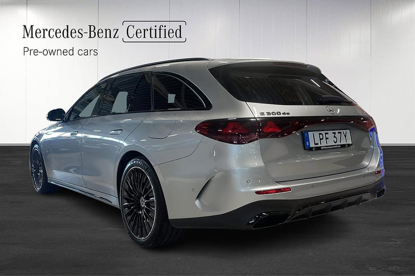 Bild 3 av Mercedes-Benz E 300 d e 4MATIC T de AMG Adv+ Airmatic Drag Night Package Moms