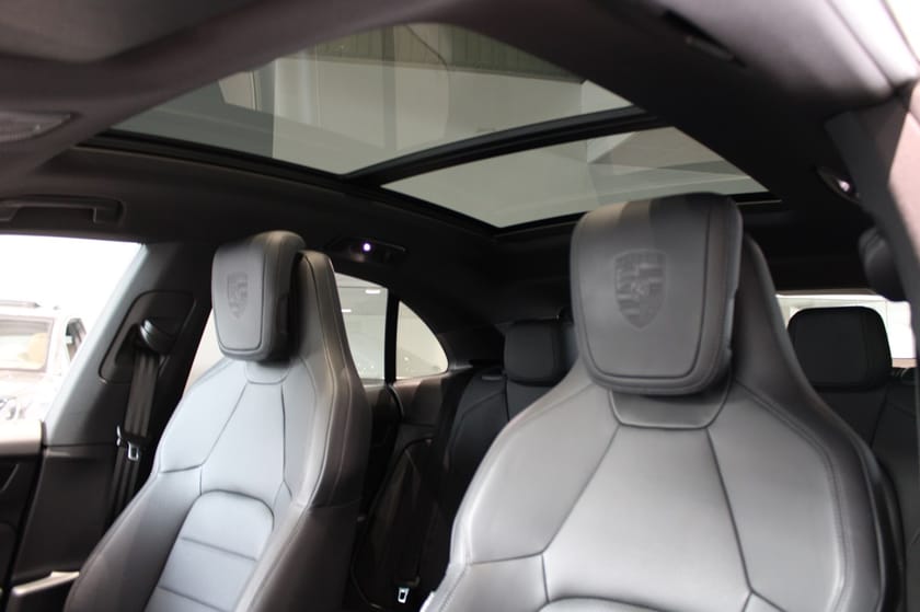 Bild 4 av Porsche Macan 4S Electric Moms