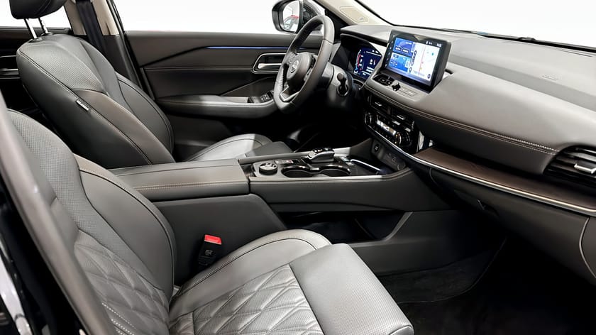 Bild 3 av Nissan X-Trail e-4ORCE TEKNA+ 7 Sits 4-hjulsdriven Demobil