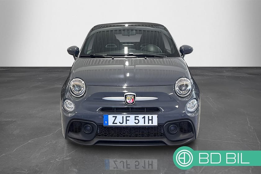 Bild 4 av Abarth 595C 1.4 T-JET AKRAPOVIC SKALSTOLAR VÄLSERVAD EN BRUKARE