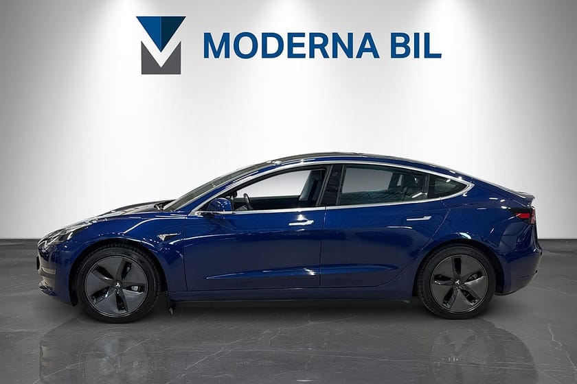 Bild 3 av Tesla Model 3 Standard Range Plus 306hk - Autopilot - Premium - Pano