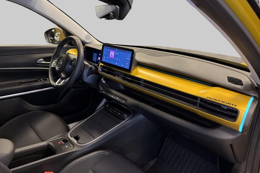 Bild 4 av Jeep Avenger Electric Summit 1st Edition Cockpit Kamera