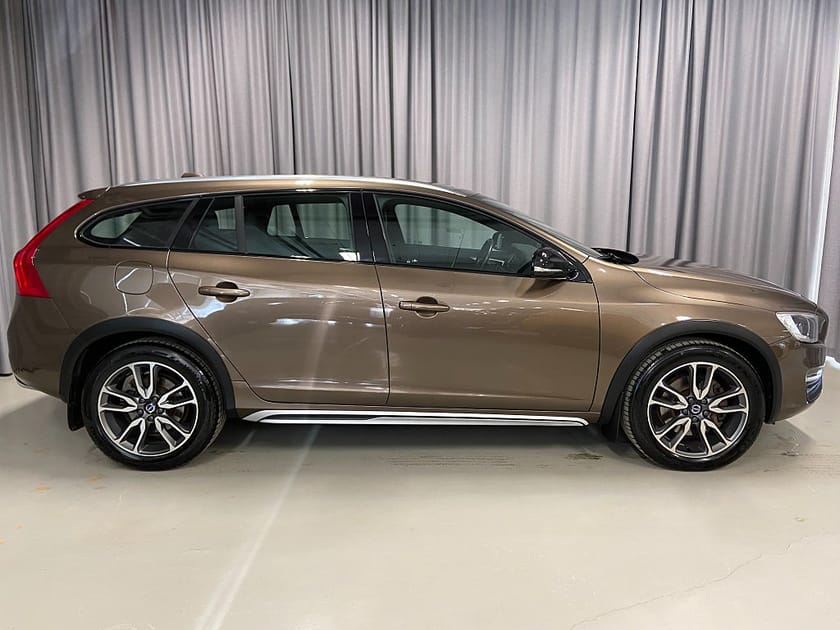 Bild 4 av Volvo V60 Cross Country D4 190hk AWD Geartronic Summum Pvärm Backkamera