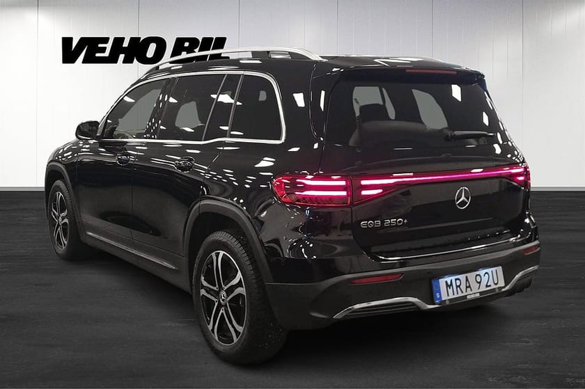 Bild 4 av Mercedes-Benz EQB 250+ AMG Distronic Rattvärme 7-Sits