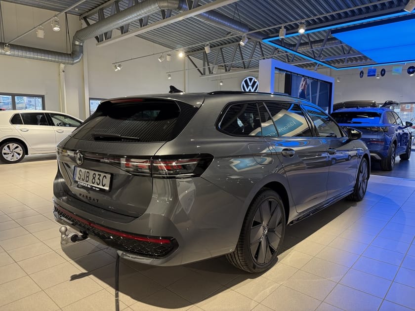 Bild 3 av Volkswagen Passat Variant eHybrid 272 DSG6 R-LINE