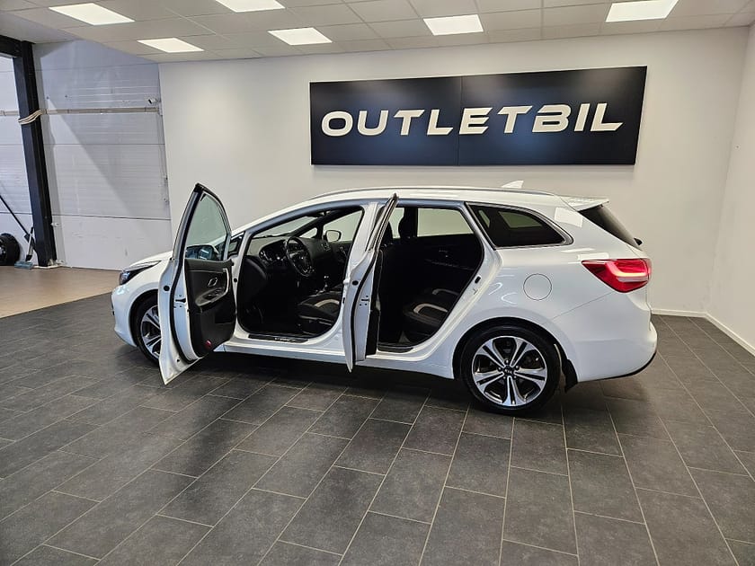Bild 3 av Kia cee'd_sw 1.6 CRDi 136hk GT-Line Navi Backkamera