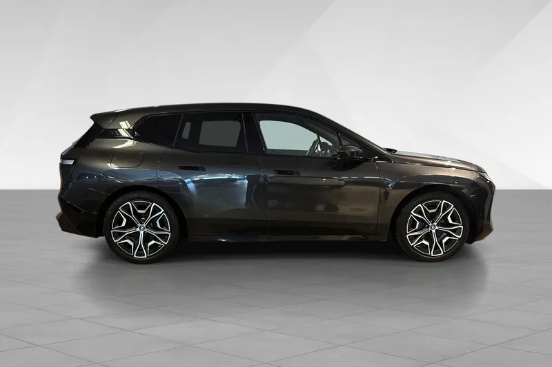 BMW iX xDrive40 bilde 8