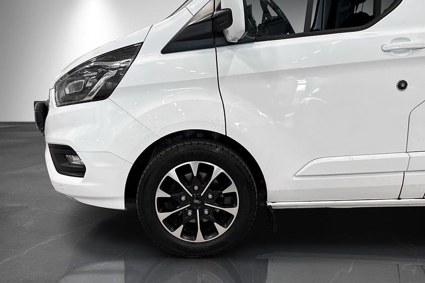 Bild 2 av Ford Transit Custom 340 Crew Van 2.0 170hk 5-sits Drag D-värm B-kam