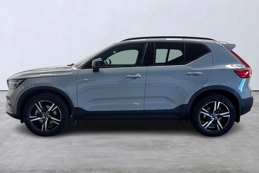 Bild 2 av Volvo XC40 B3 FWD Bensin Plus Dark