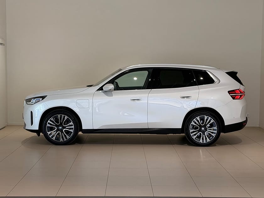 Bild 2 av BMW X3 30e xDrive xDrive, Drag, Värmare, Driving/Parking Plus, HK,20"