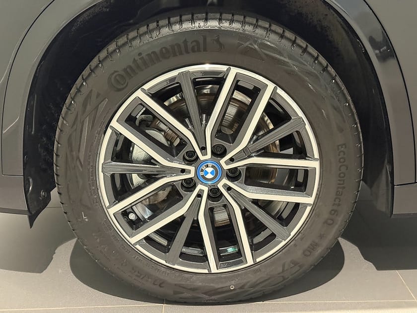 Bild 5 av BMW iX1 xDrive30 M Sport Business Drag Innovation Adpt Farth