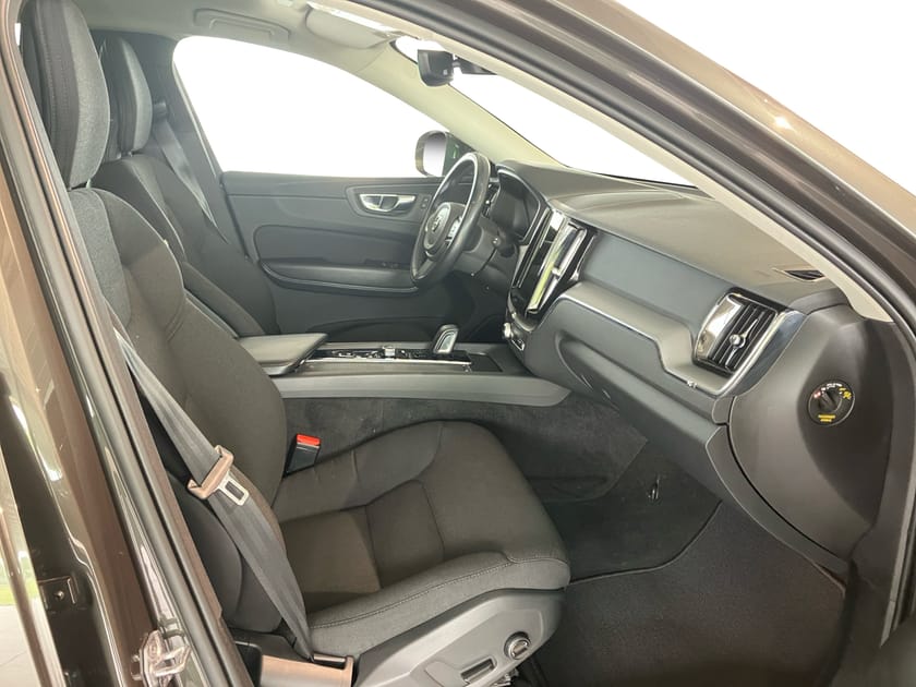 Bild 4 av Volvo XC60 B4 Diesel Momentum Advanced SE