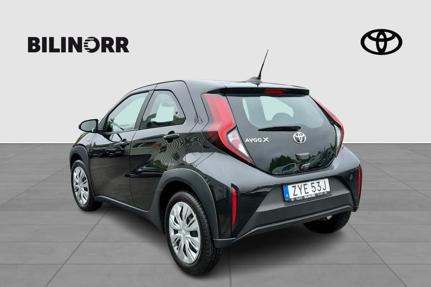 Bild 2 av Toyota Aygo X 1.0 Play | Vinterhjul | Motorvärmare |