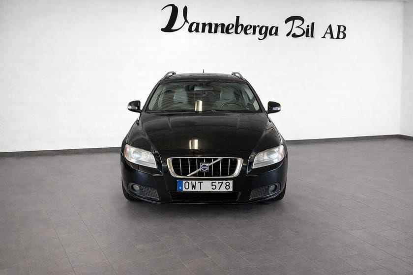 Bild 2 av Volvo V70 2.5FT Geartronic Momentum Drag/Skinn/Euro 4
