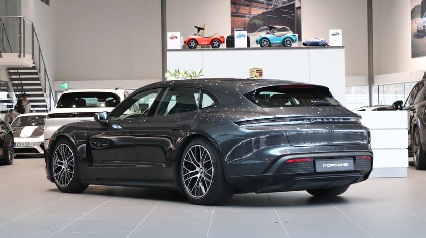 Bild 2 av Porsche Taycan Sport Turismo Head Up Display / Panorama / Luftfjädring