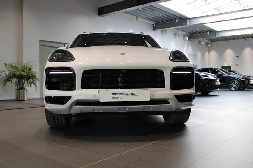 Bild 3 av Porsche Cayenne E-Hybrid Platinum Edition Moms