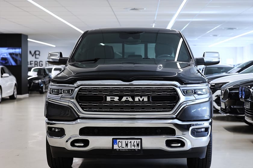 Bild 5 av RAM 1500 Crew Cab Dodge Limited V8 eTorque Luftfjädring 22" Night