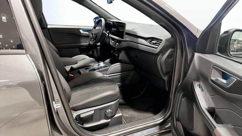 Bild 3 av Ford Kuga Plug-In Hybrid ST-Line X Plug in 243hk DEMO P leasing fr 5495:-