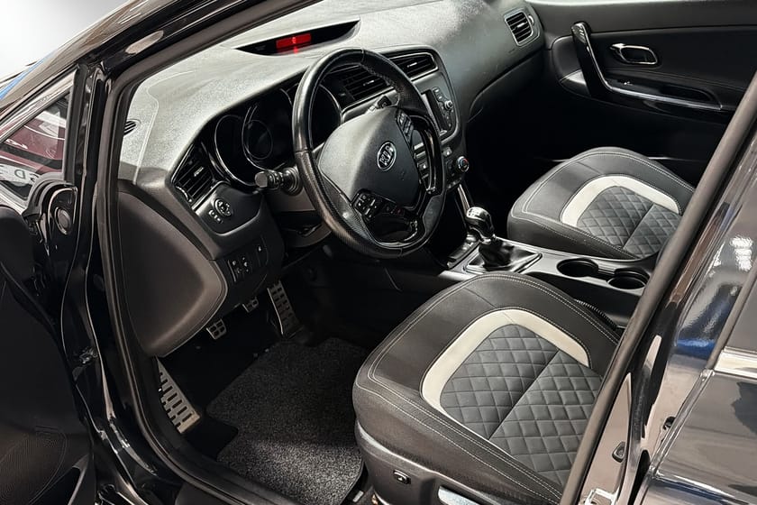 Bild 4 av Kia cee'd_sw Crdi SW GT line