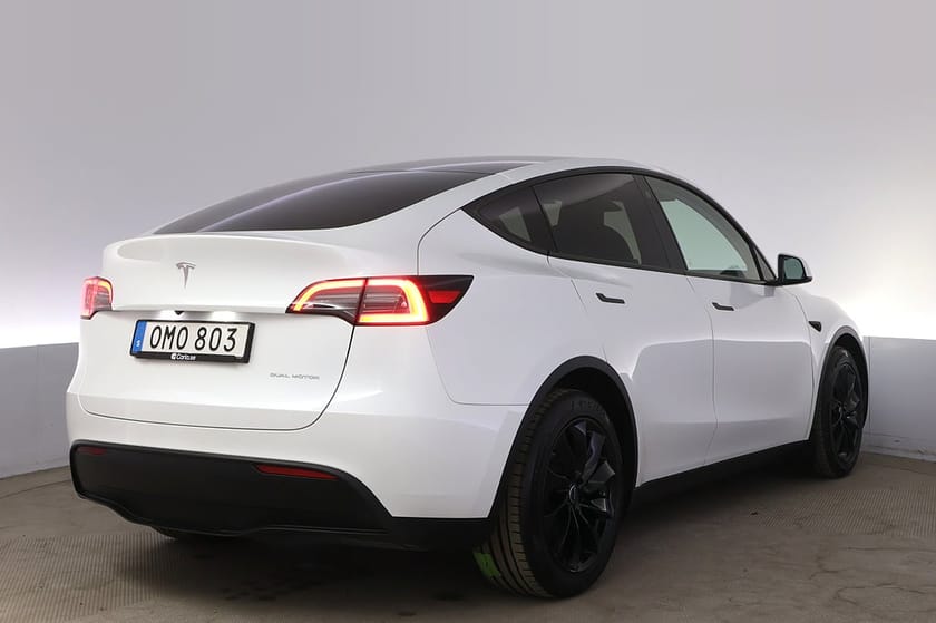 Bild 5 av Tesla Model Y Long Range AWD Autopilot Panorama