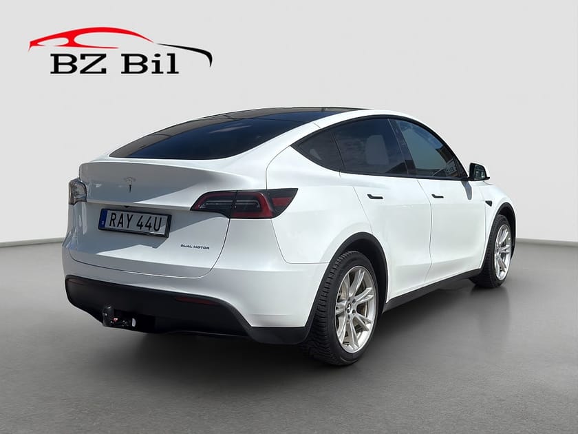 Bild 5 av Tesla Model Y Long Range AWD Autopilot Pano Drag Moms